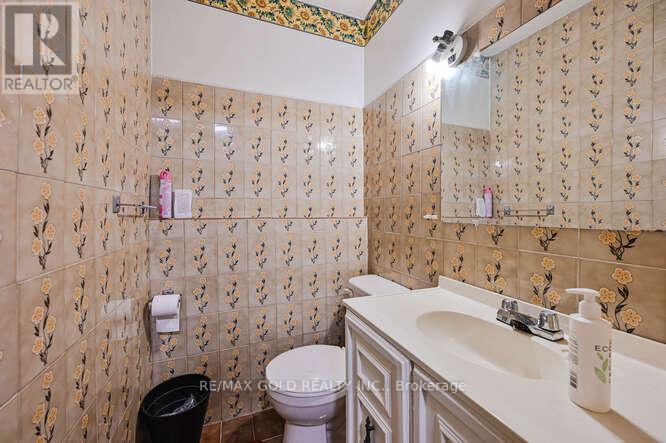 7433 Sigsbee Drive, Mississauga, Ontario  L4T 3S5 - Photo 34 - W12421276