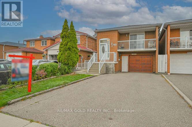 7433 Sigsbee Drive, Mississauga, Ontario  L4T 3S5 - Photo 4 - W12421276