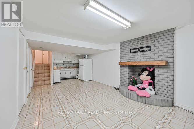 7433 Sigsbee Drive, Mississauga, Ontario  L4T 3S5 - Photo 40 - W12421276