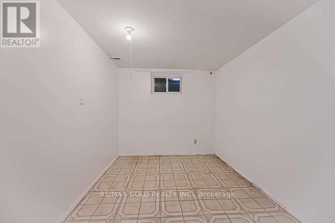 7433 Sigsbee Drive, Mississauga, Ontario  L4T 3S5 - Photo 42 - W12421276
