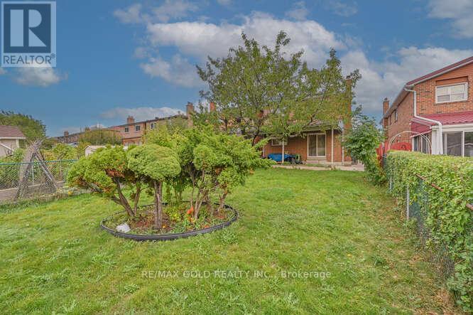 7433 Sigsbee Drive, Mississauga, Ontario  L4T 3S5 - Photo 48 - W12421276