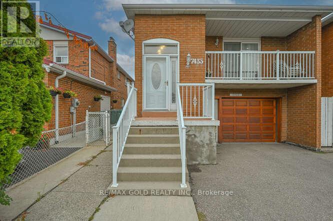 7433 Sigsbee Drive, Mississauga, Ontario  L4T 3S5 - Photo 5 - W12421276