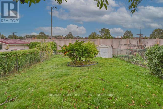 7433 Sigsbee Drive, Mississauga, Ontario  L4T 3S5 - Photo 50 - W12421276