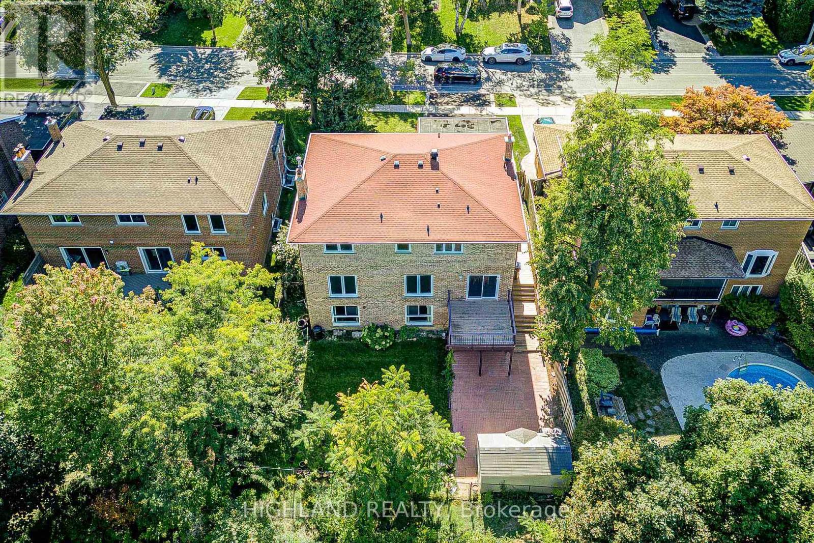 2591 Robin Drive, Mississauga, Ontario  L5K 2G2 - Photo 13 - W12421278
