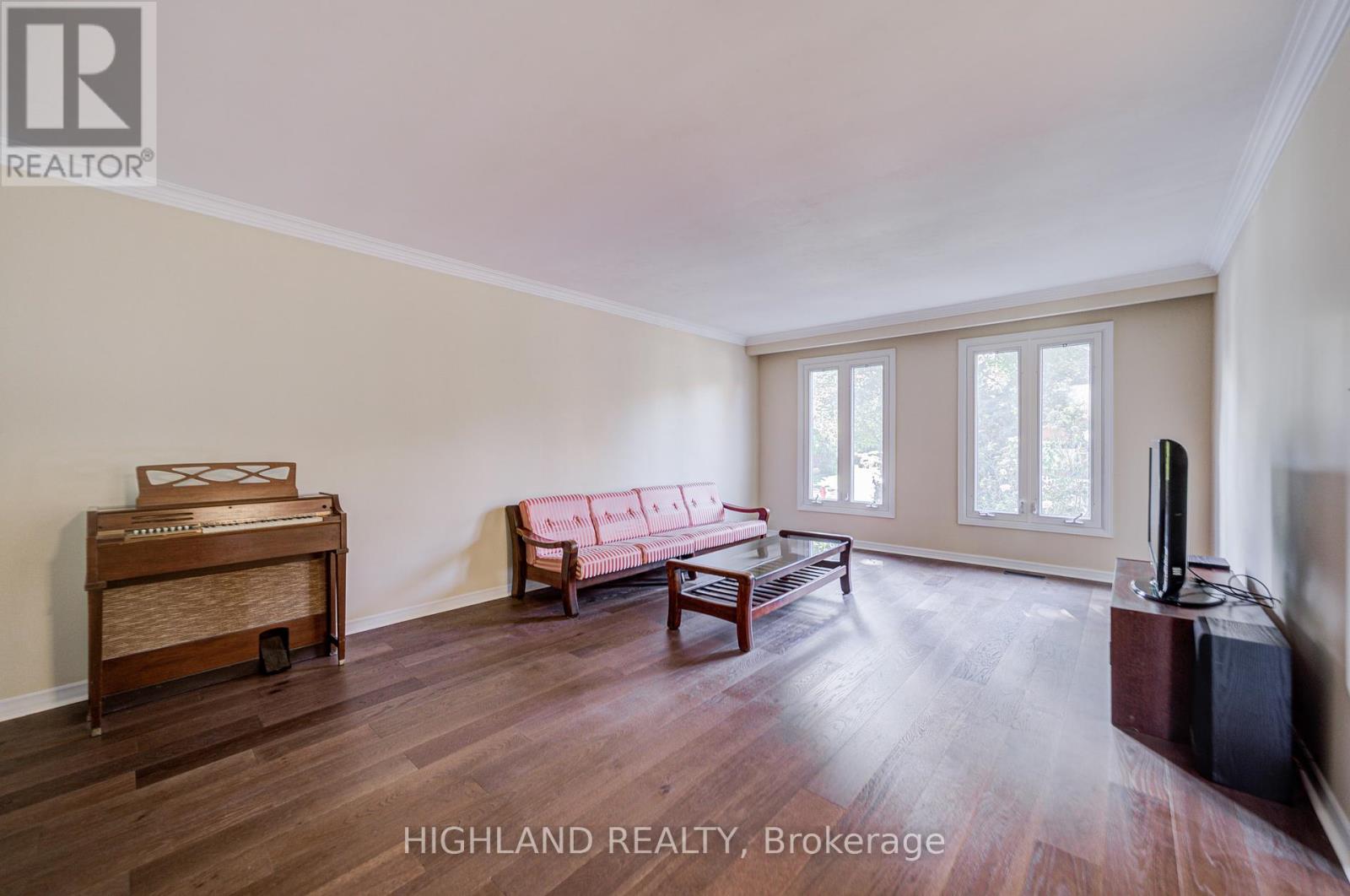 2591 Robin Drive, Mississauga, Ontario  L5K 2G2 - Photo 18 - W12421278