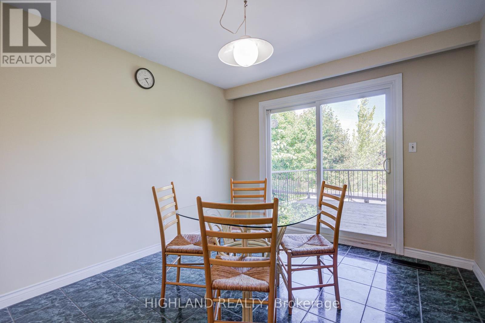 2591 Robin Drive, Mississauga, Ontario  L5K 2G2 - Photo 23 - W12421278