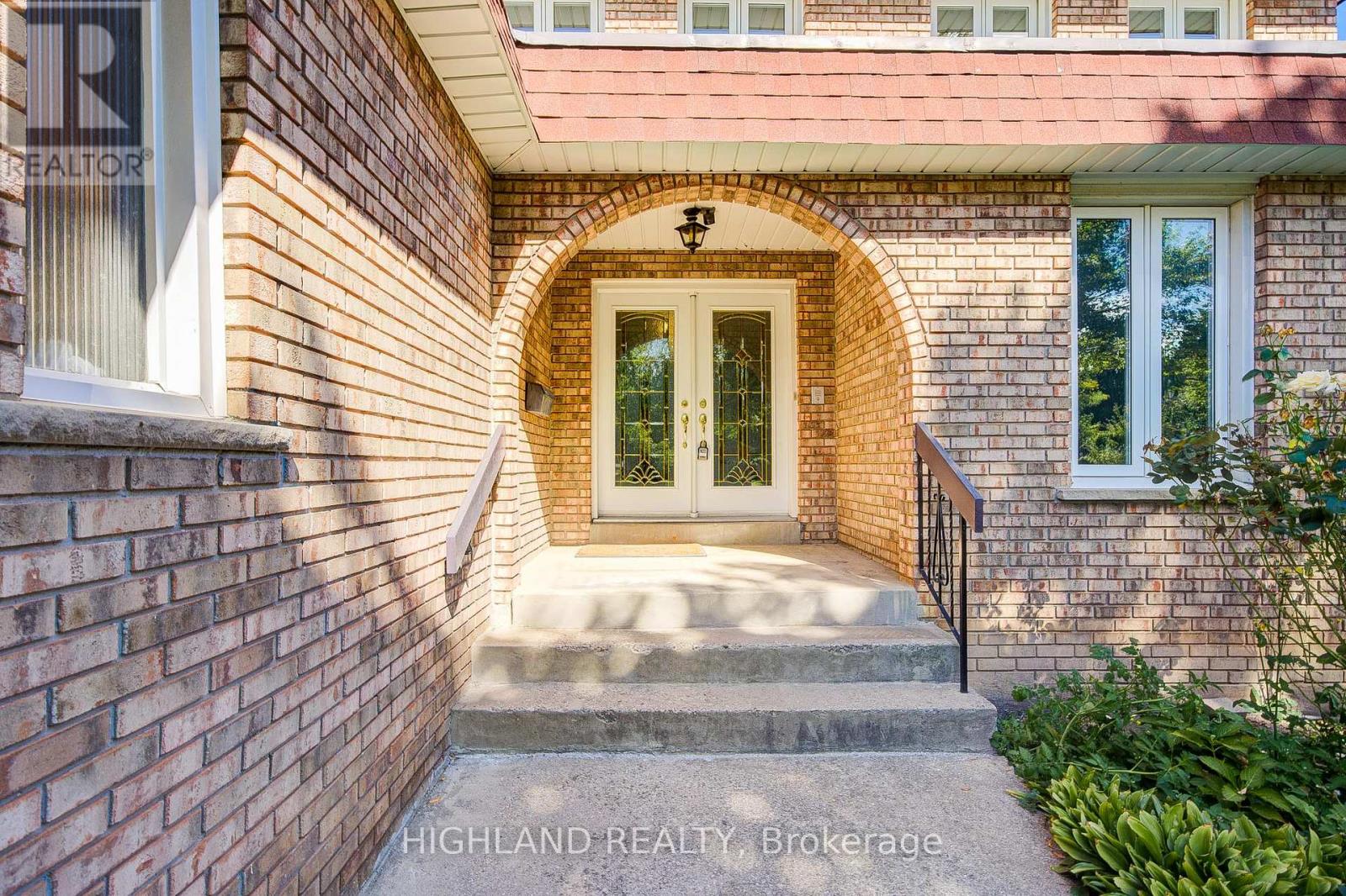Property at 2591 ROBIN DRIVE image 3