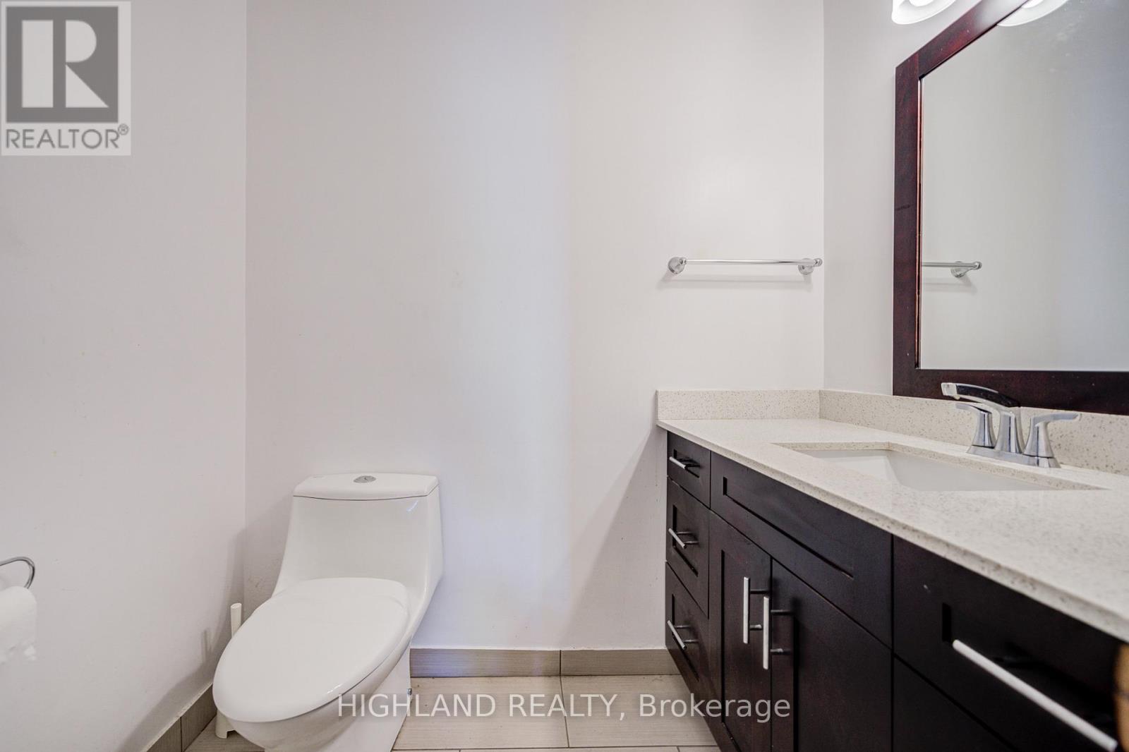 2591 Robin Drive, Mississauga, Ontario  L5K 2G2 - Photo 31 - W12421278