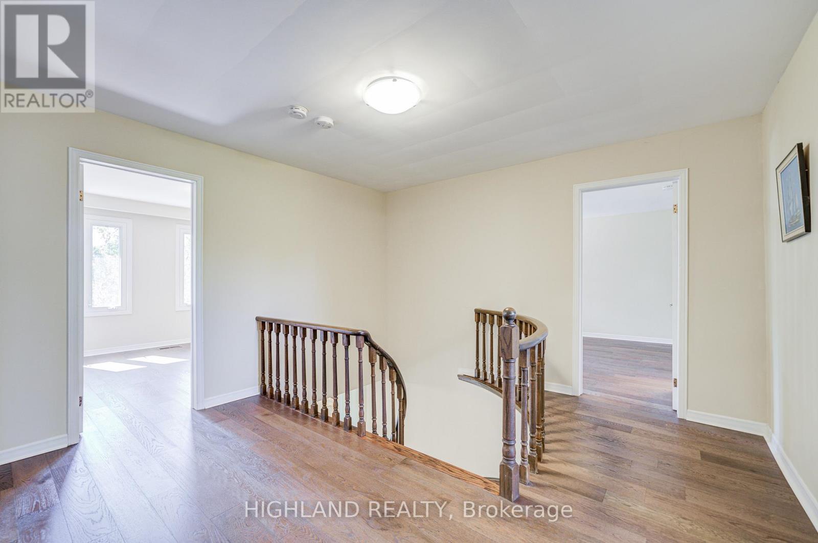 2591 Robin Drive, Mississauga, Ontario  L5K 2G2 - Photo 32 - W12421278