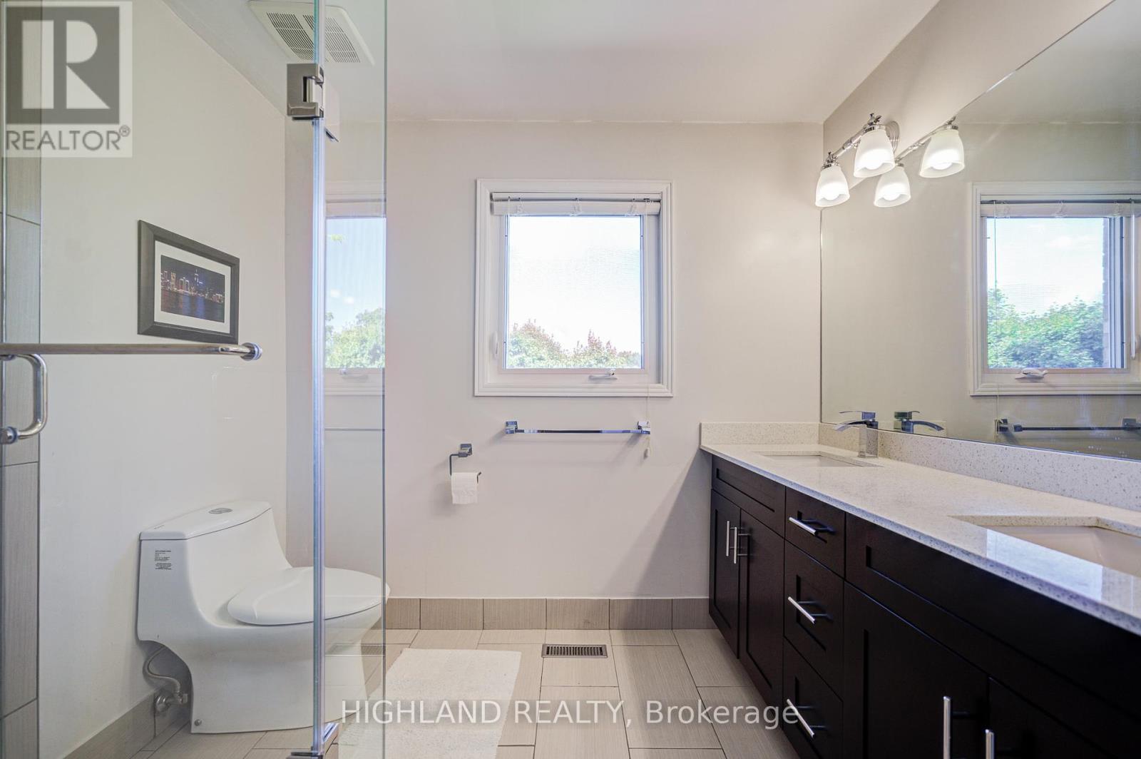 2591 Robin Drive, Mississauga, Ontario  L5K 2G2 - Photo 35 - W12421278