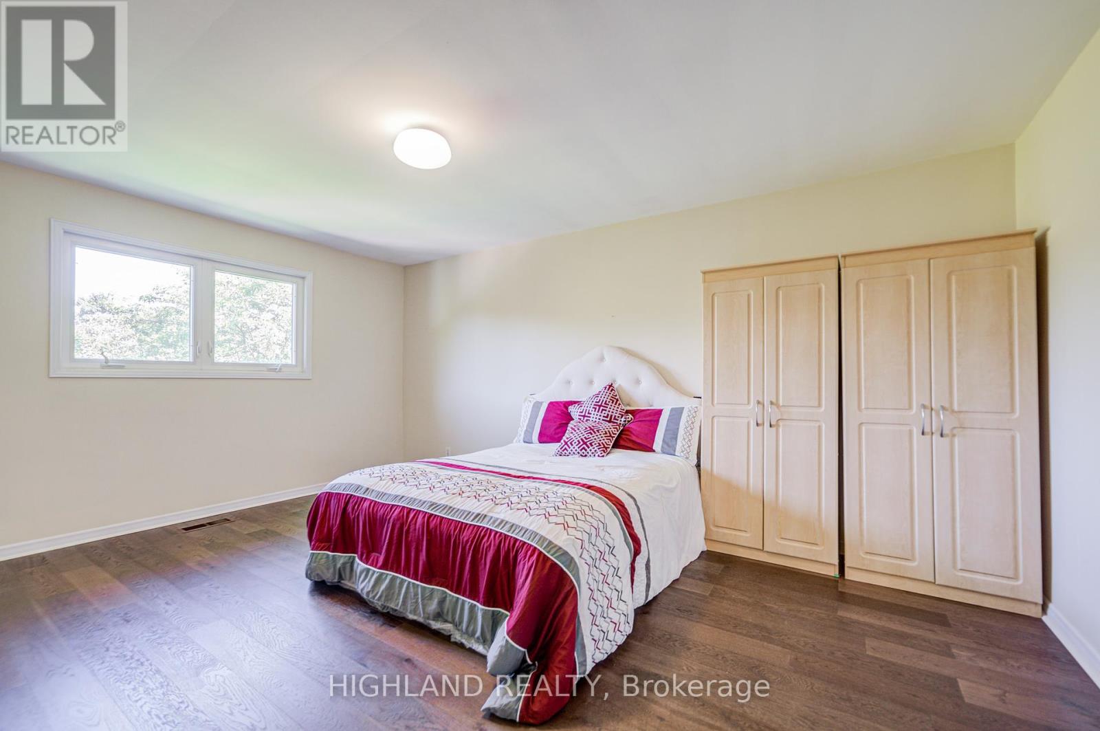 2591 Robin Drive, Mississauga, Ontario  L5K 2G2 - Photo 37 - W12421278