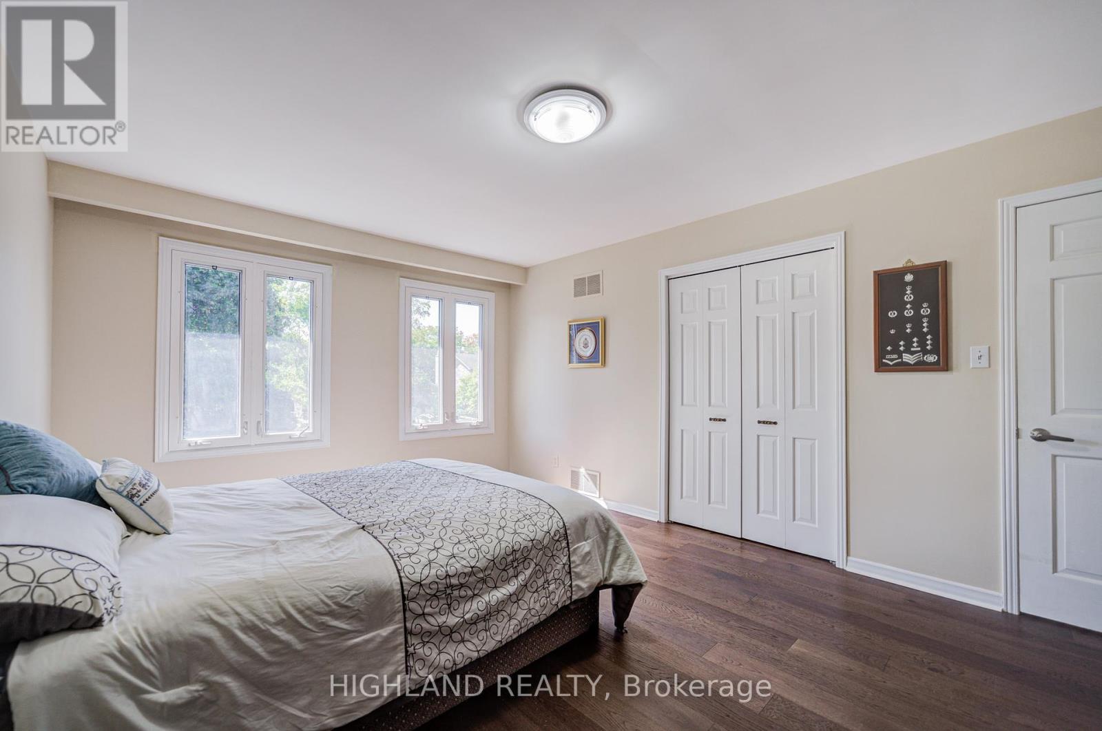 2591 Robin Drive, Mississauga, Ontario  L5K 2G2 - Photo 39 - W12421278