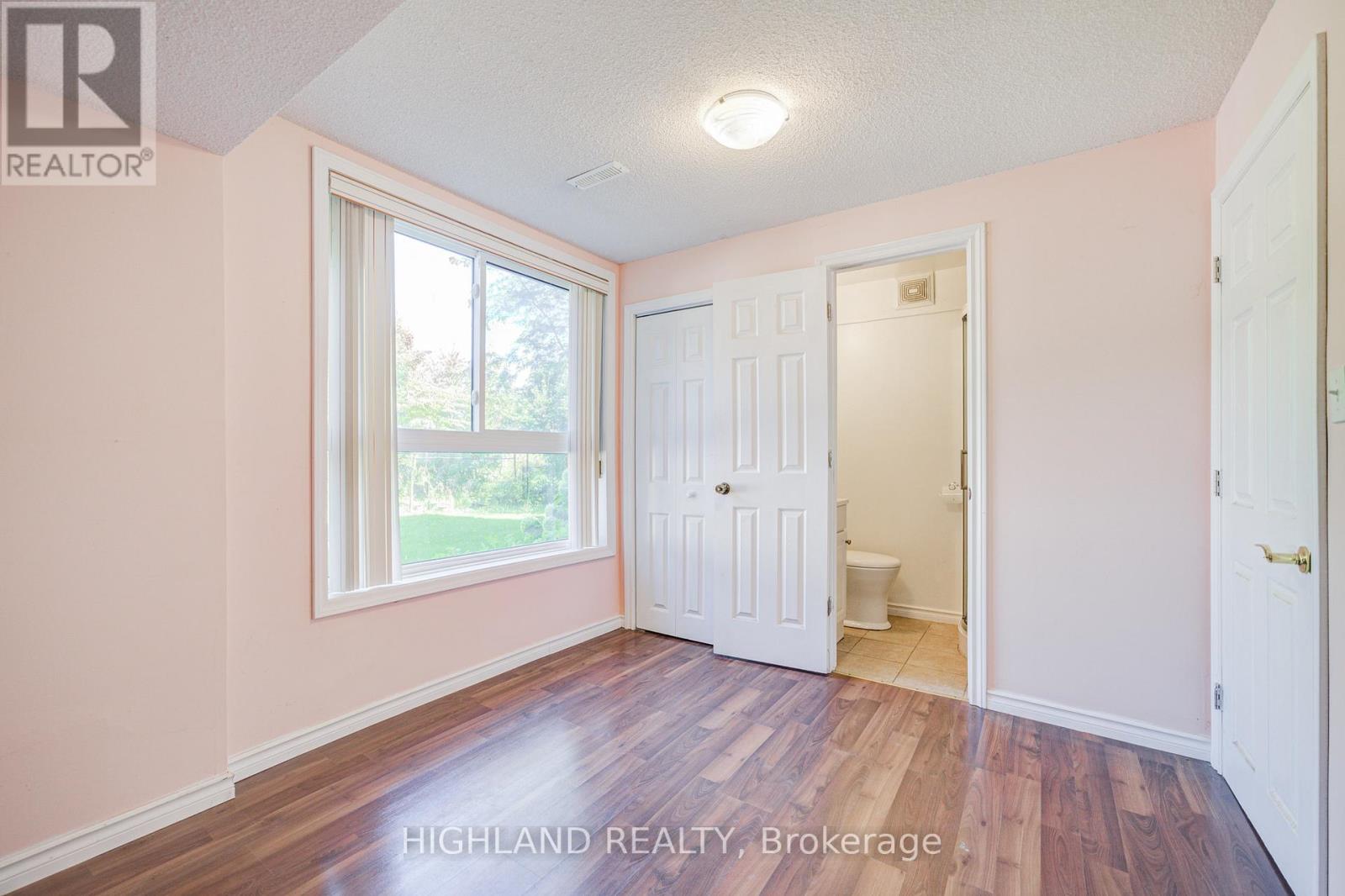 2591 Robin Drive, Mississauga, Ontario  L5K 2G2 - Photo 42 - W12421278