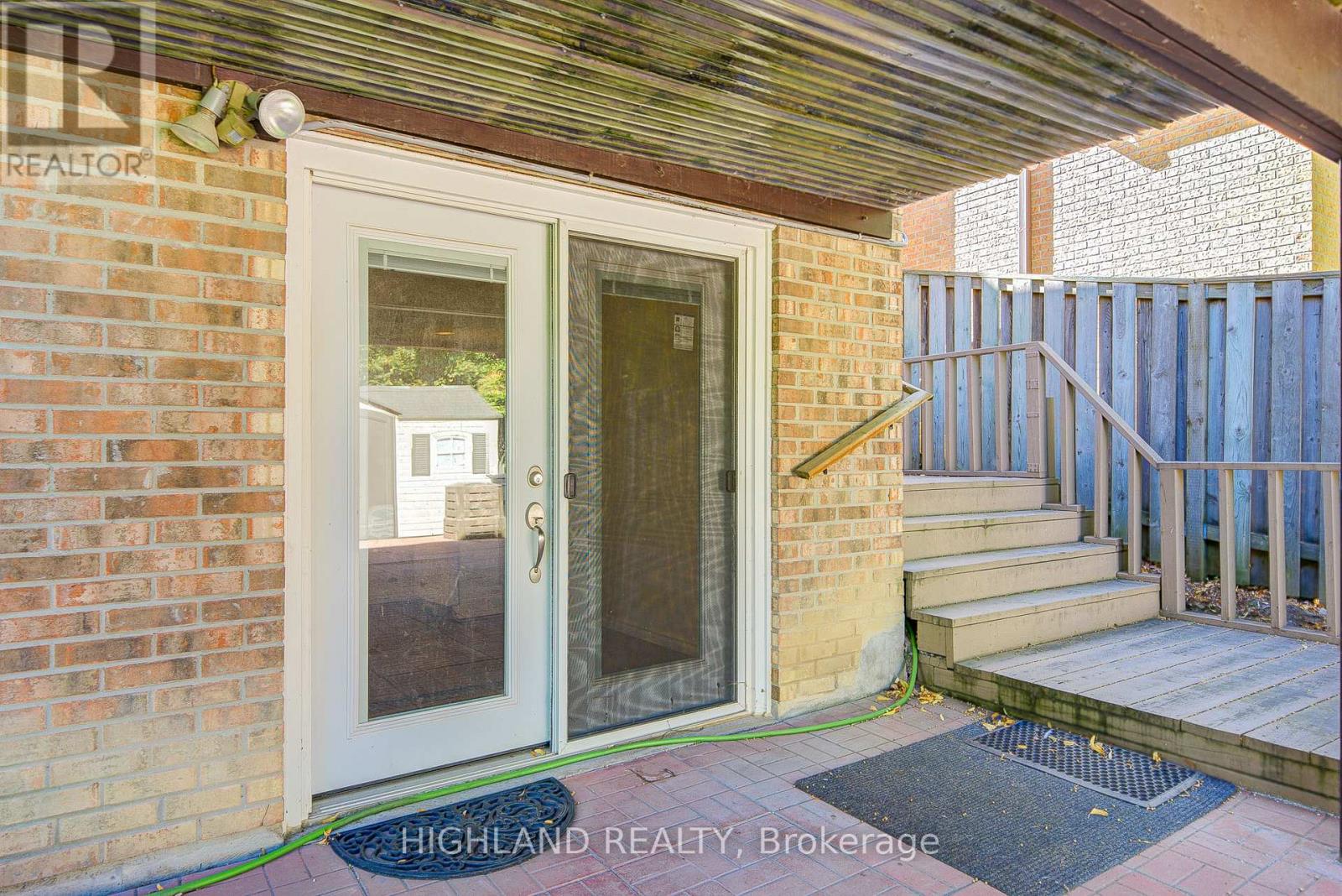 2591 Robin Drive, Mississauga, Ontario  L5K 2G2 - Photo 7 - W12421278