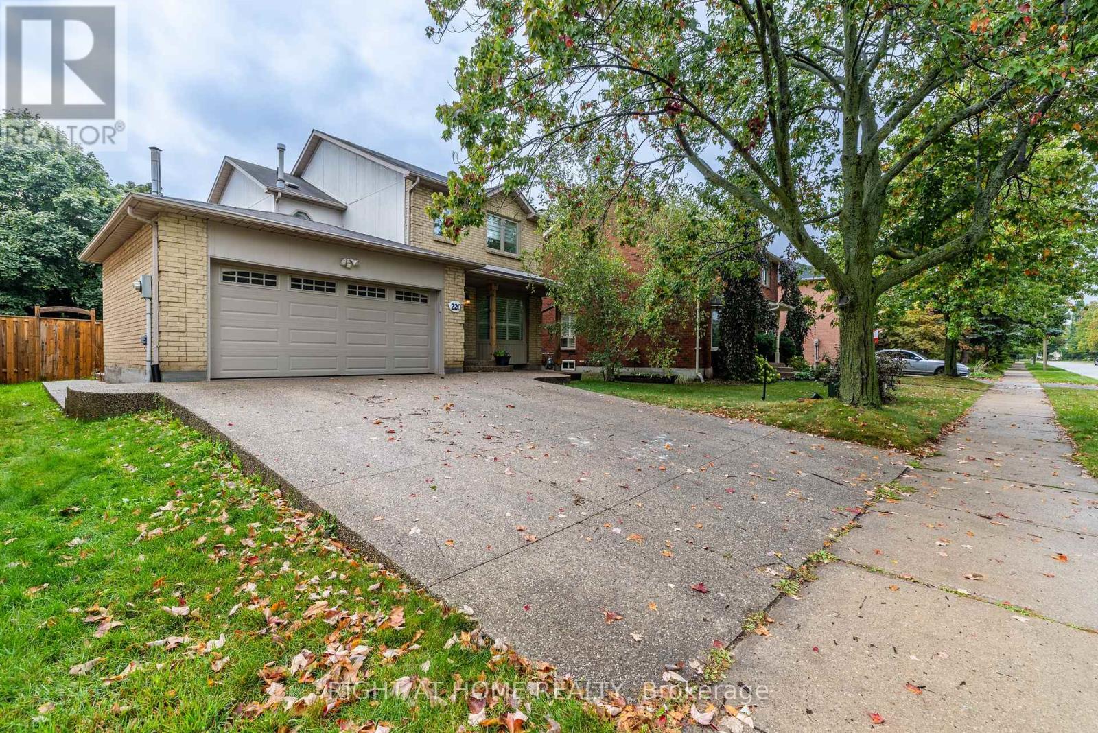 220 O'donoghue Avenue, Oakville, Ontario  L6H 3W6 - Photo 1 - W12421323