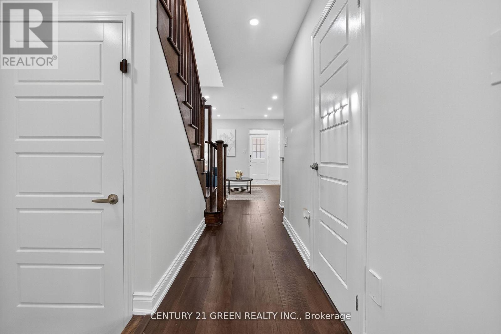 118 Bond Head Court, Milton, Ontario  L9T 7K6 - Photo 10 - W12421394