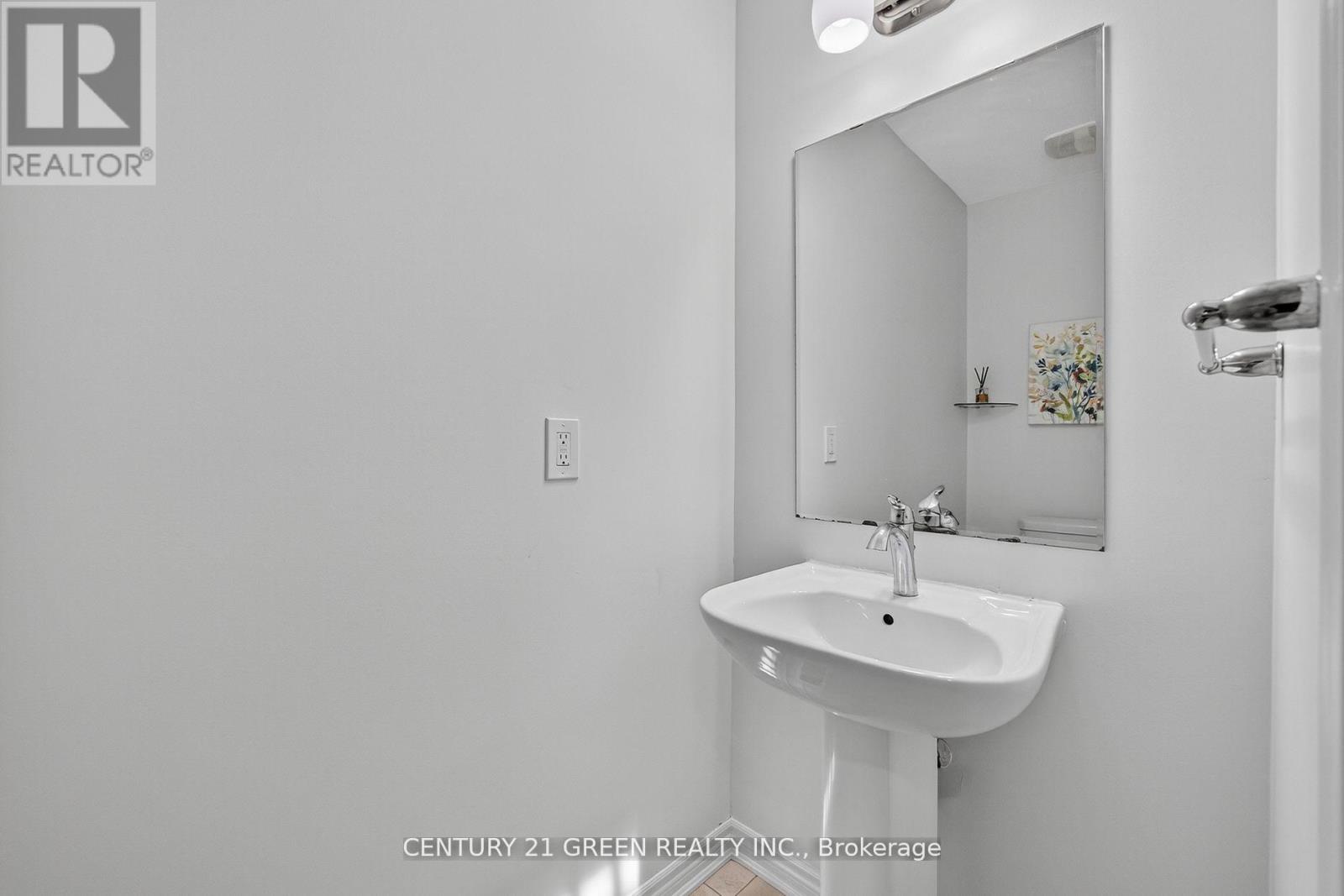 118 Bond Head Court, Milton, Ontario  L9T 7K6 - Photo 11 - W12421394