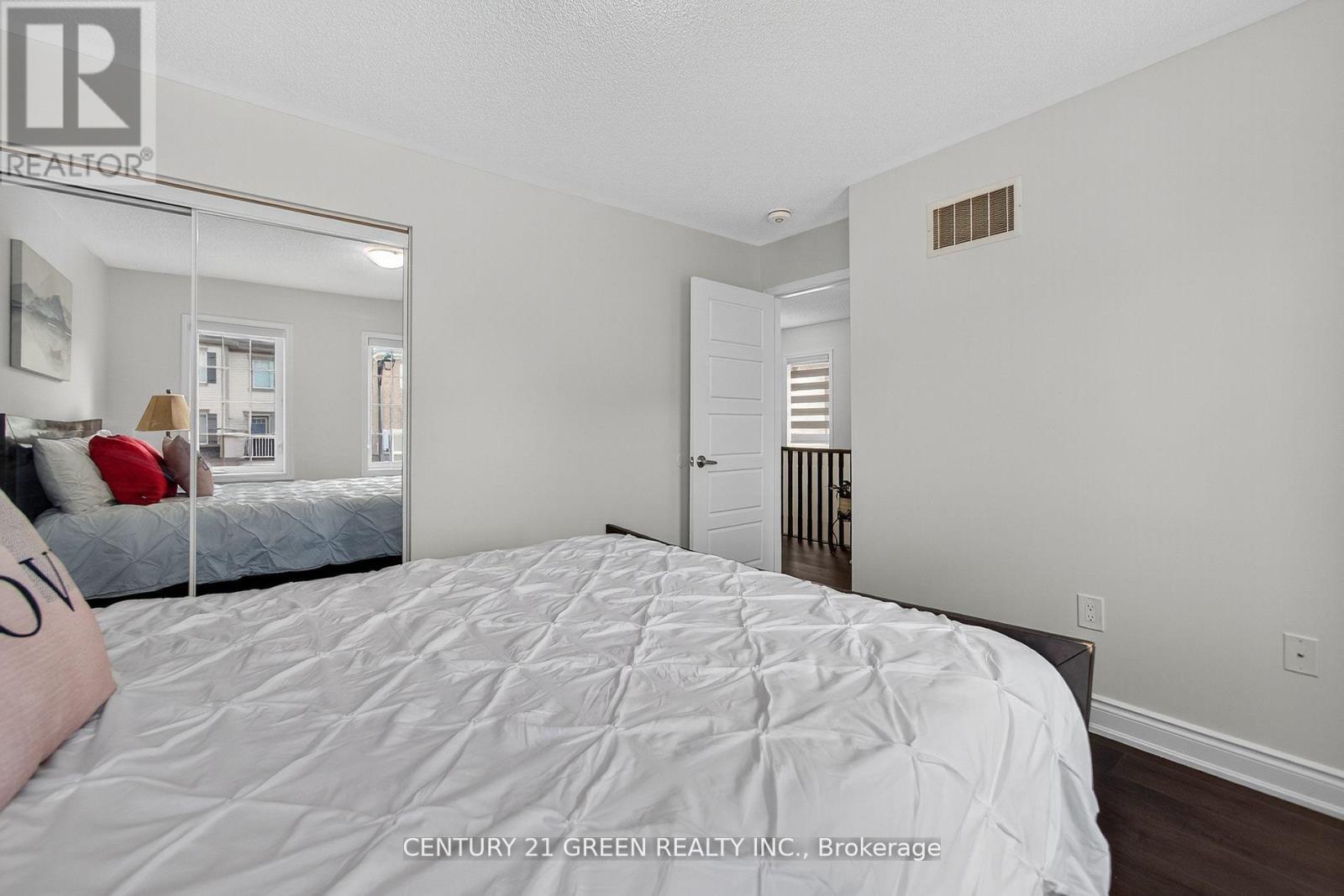 118 Bond Head Court, Milton, Ontario  L9T 7K6 - Photo 30 - W12421394