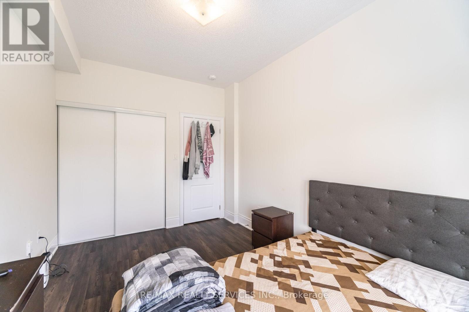 38 Foxsparrow Road, Brampton, Ontario  L6V 3P5 - Photo 11 - W12421397
