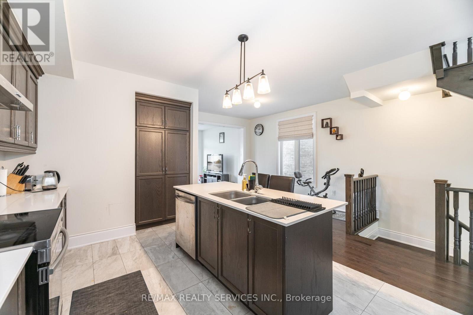 38 Foxsparrow Road, Brampton, Ontario  L6V 3P5 - Photo 20 - W12421397