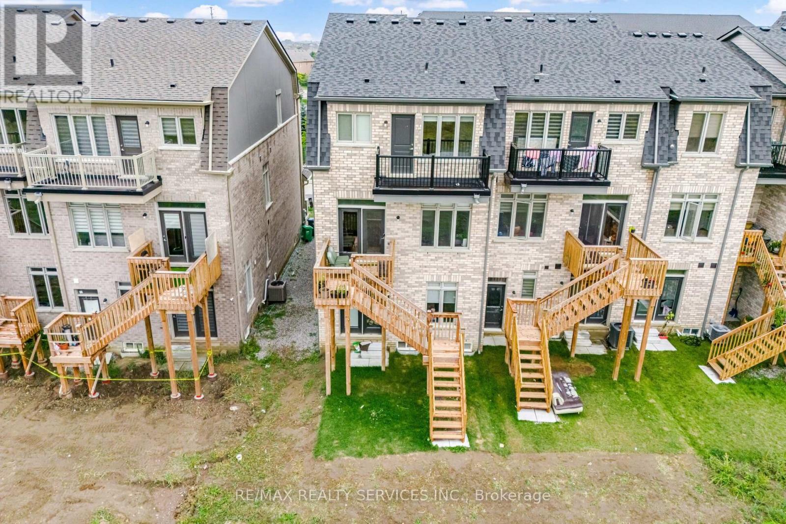 38 Foxsparrow Road, Brampton, Ontario  L6V 3P5 - Photo 46 - W12421397