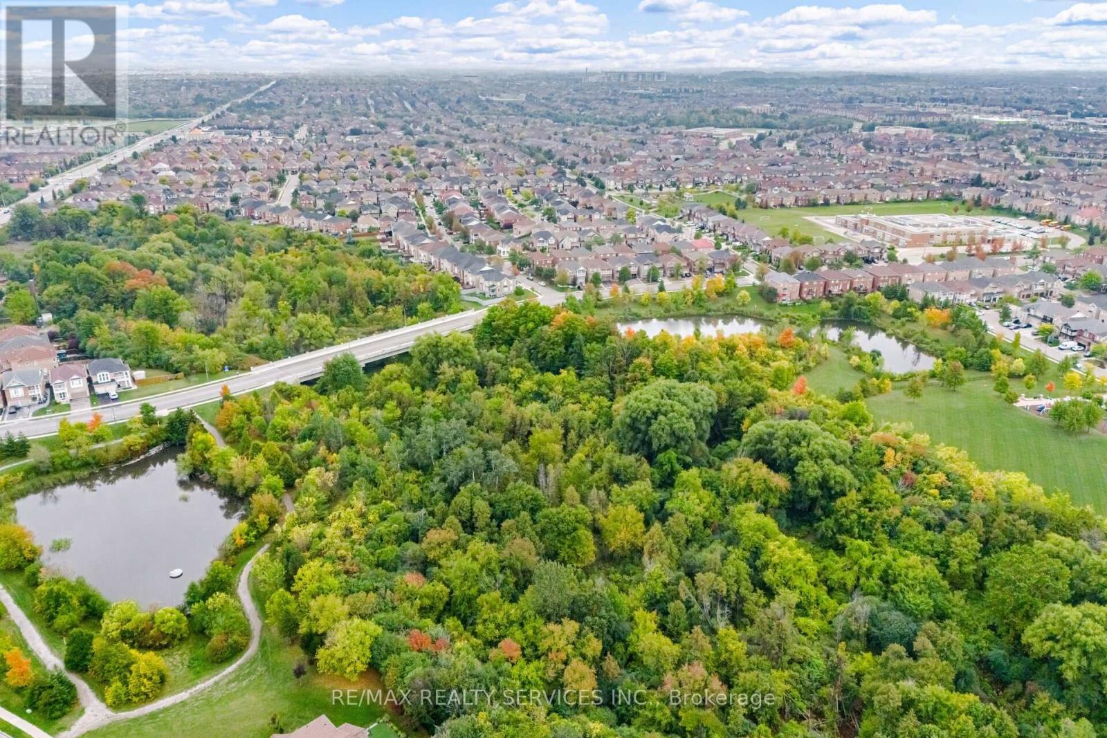 38 Foxsparrow Road, Brampton, Ontario  L6V 3P5 - Photo 48 - W12421397