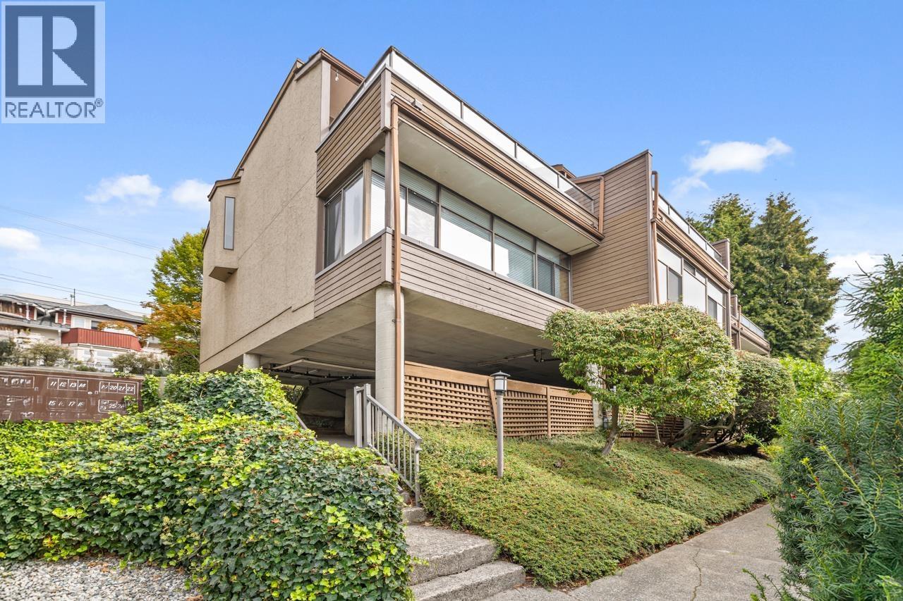 19 220 E 4th Street, North Vancouver, British Columbia  V7L 1H9 - Photo 2 - R3050077