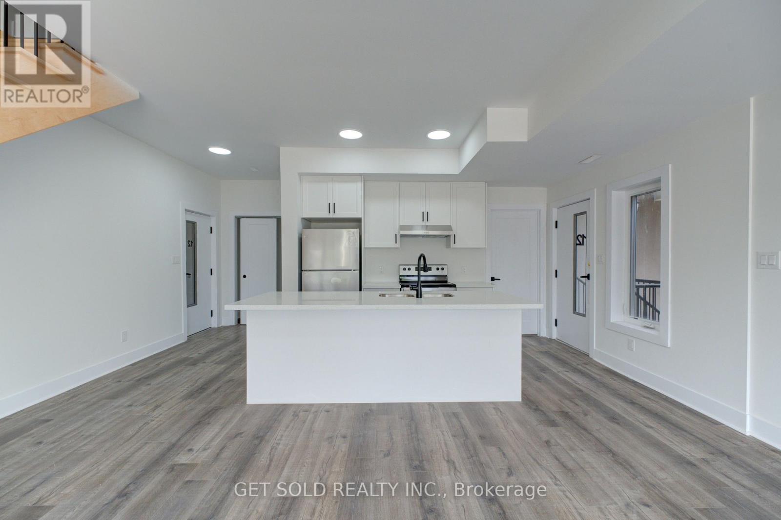 12 - 6701 Thorold Stone Road, Niagara Falls, Ontario  L2J 1B3 - Photo 4 - X12421263