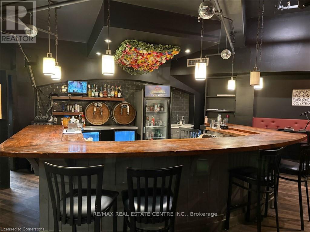 179 King Street W, Kitchener, Ontario  N2G 1A7 - Photo 1 - X12421272