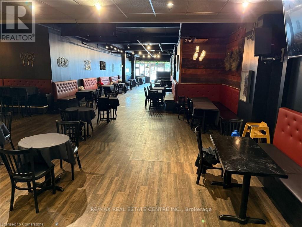 179 King Street W, Kitchener, Ontario  N2G 1A7 - Photo 7 - X12421272