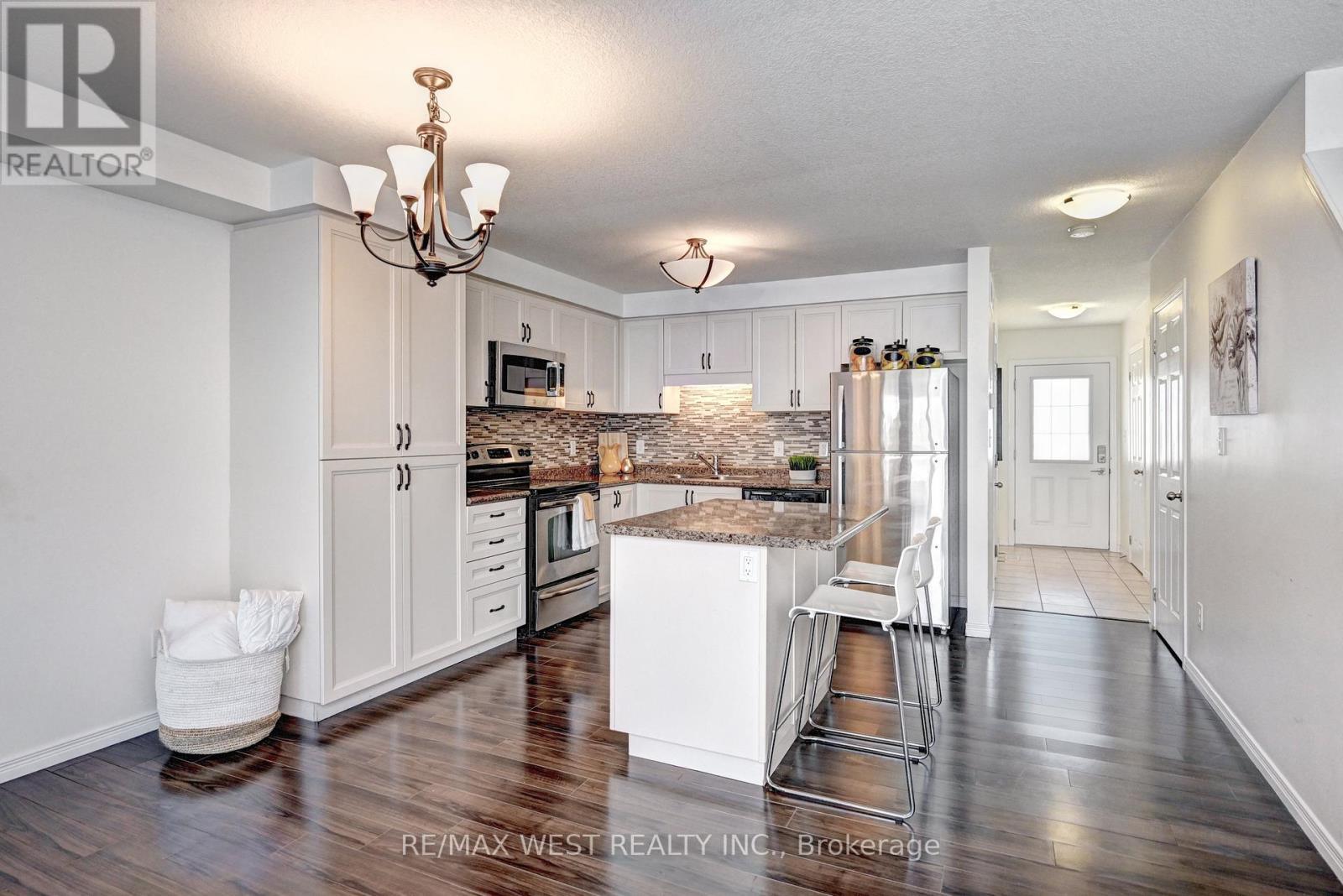 21 Machado Street, Kitchener, Ontario  N2R 0C1 - Photo 13 - X12421277