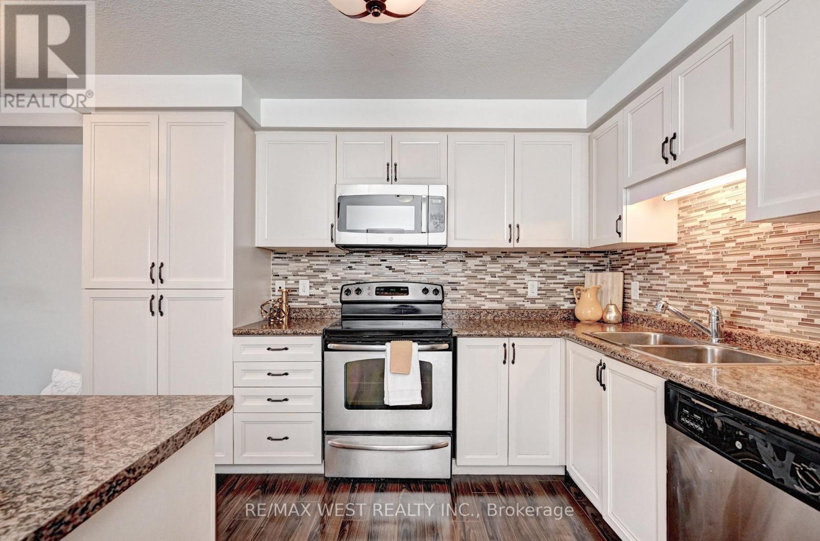 21 Machado Street, Kitchener, Ontario  N2R 0C1 - Photo 14 - X12421277