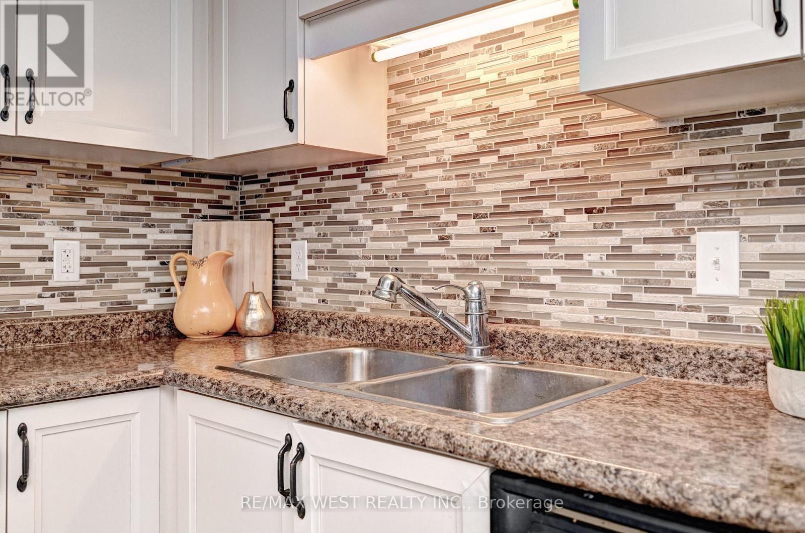 21 Machado Street, Kitchener, Ontario  N2R 0C1 - Photo 15 - X12421277
