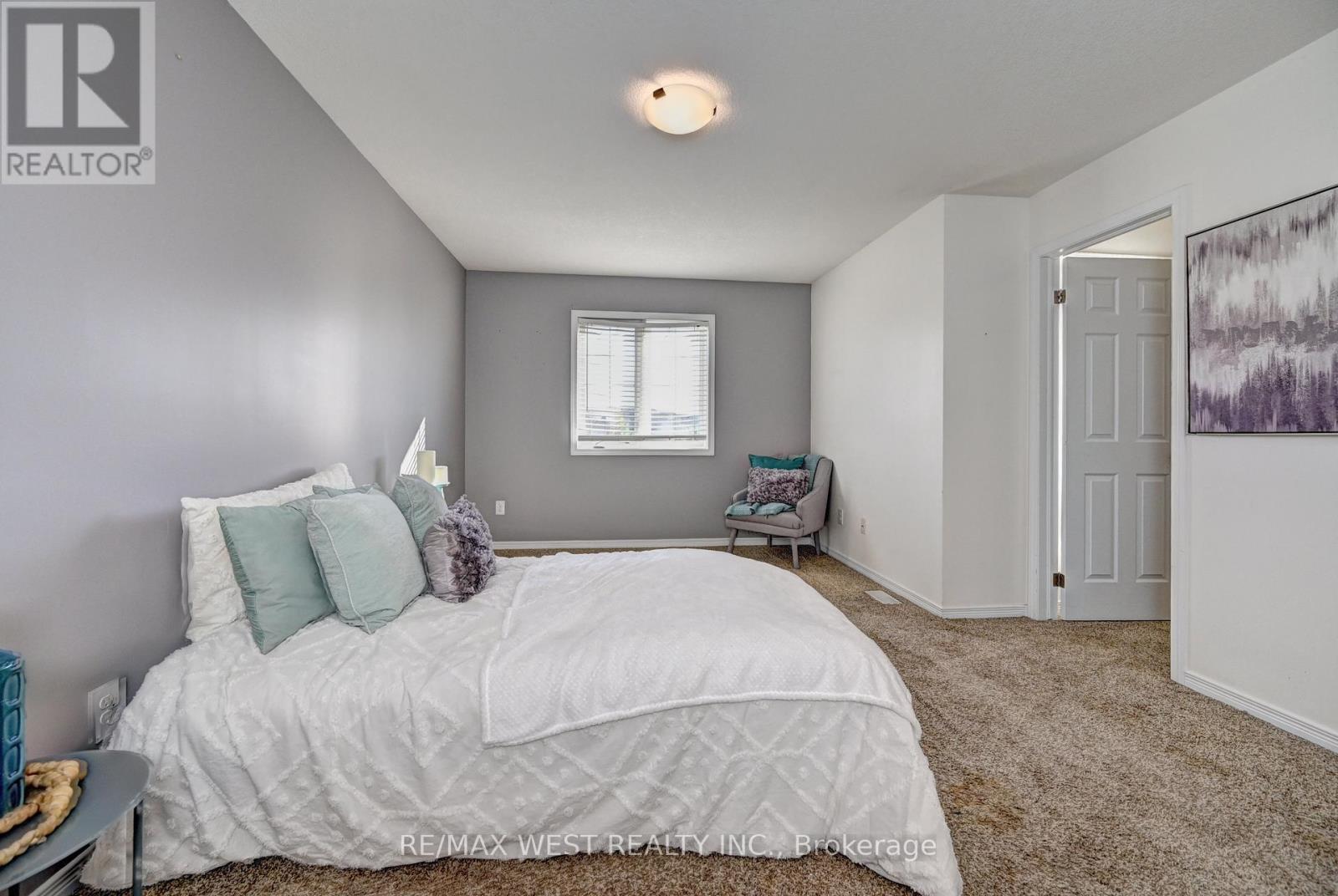 21 Machado Street, Kitchener, Ontario  N2R 0C1 - Photo 24 - X12421277