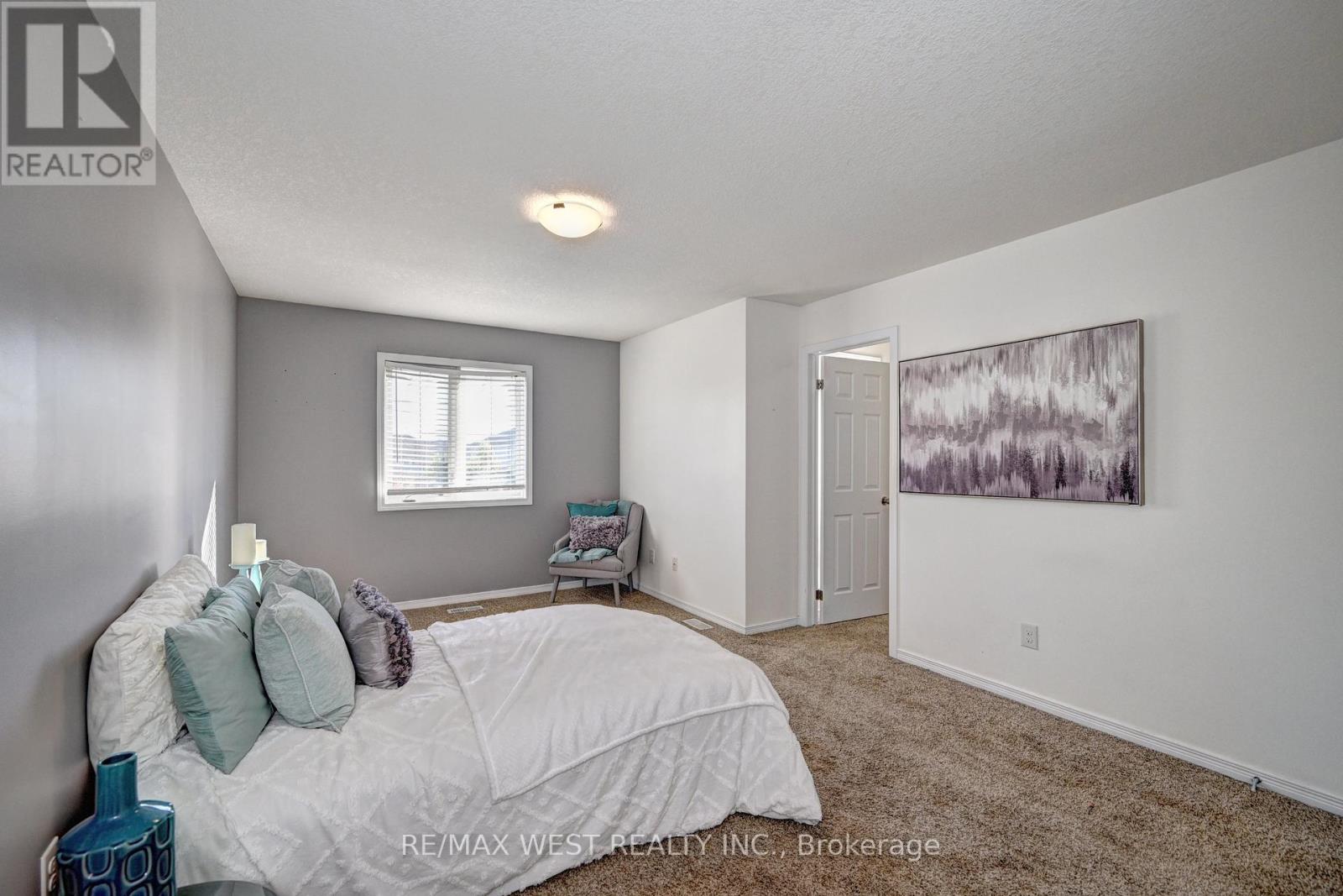 21 Machado Street, Kitchener, Ontario  N2R 0C1 - Photo 25 - X12421277