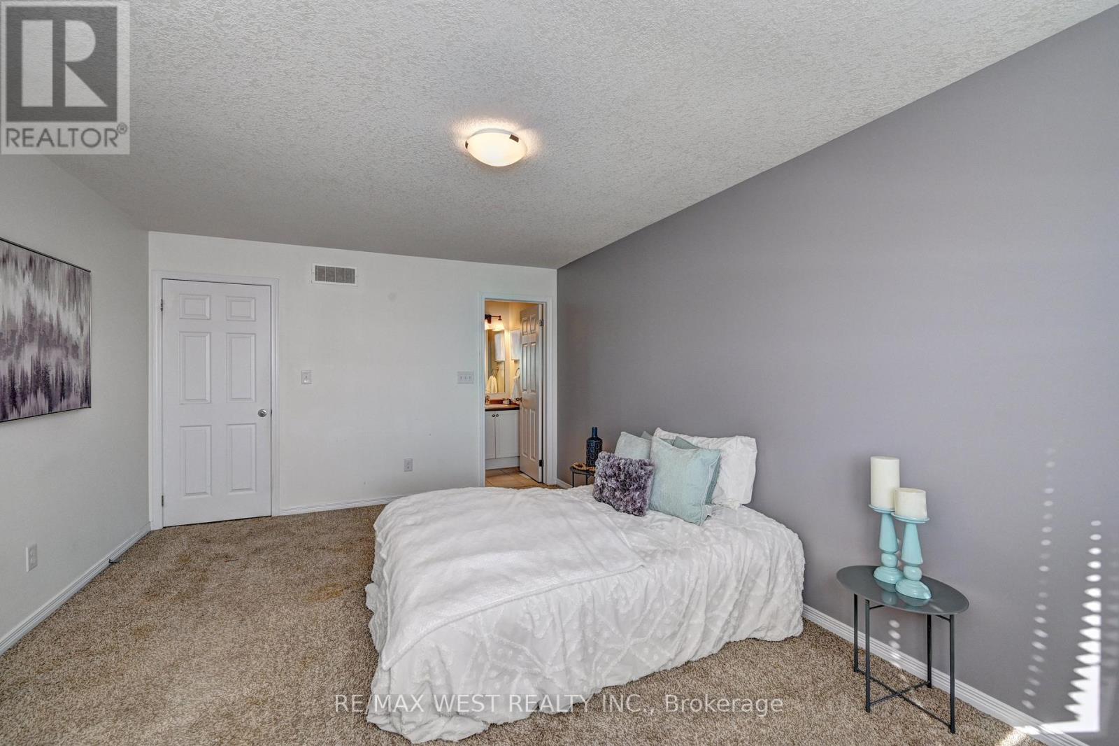 21 Machado Street, Kitchener, Ontario  N2R 0C1 - Photo 26 - X12421277