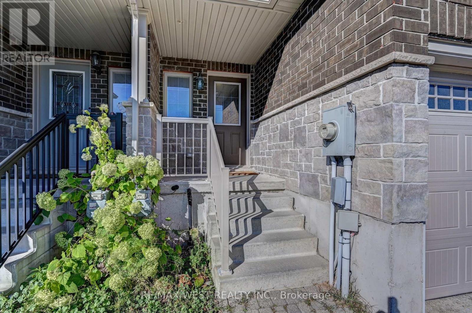 21 Machado Street, Kitchener, Ontario  N2R 0C1 - Photo 3 - X12421277