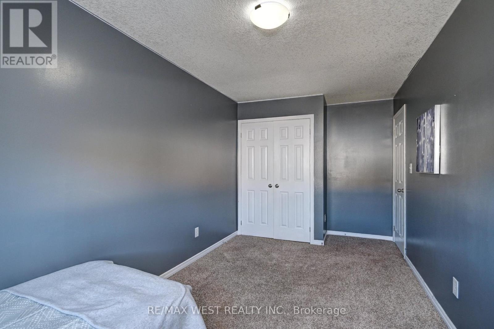21 Machado Street, Kitchener, Ontario  N2R 0C1 - Photo 30 - X12421277