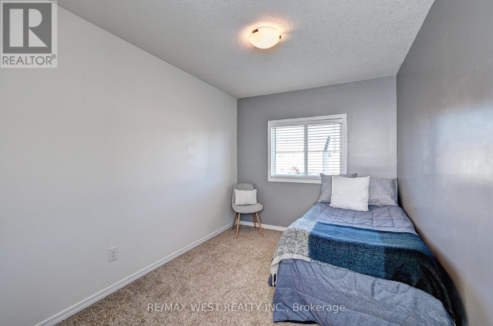 21 Machado Street, Kitchener, Ontario  N2R 0C1 - Photo 33 - X12421277