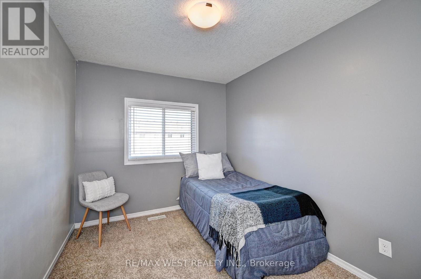 21 Machado Street, Kitchener, Ontario  N2R 0C1 - Photo 34 - X12421277