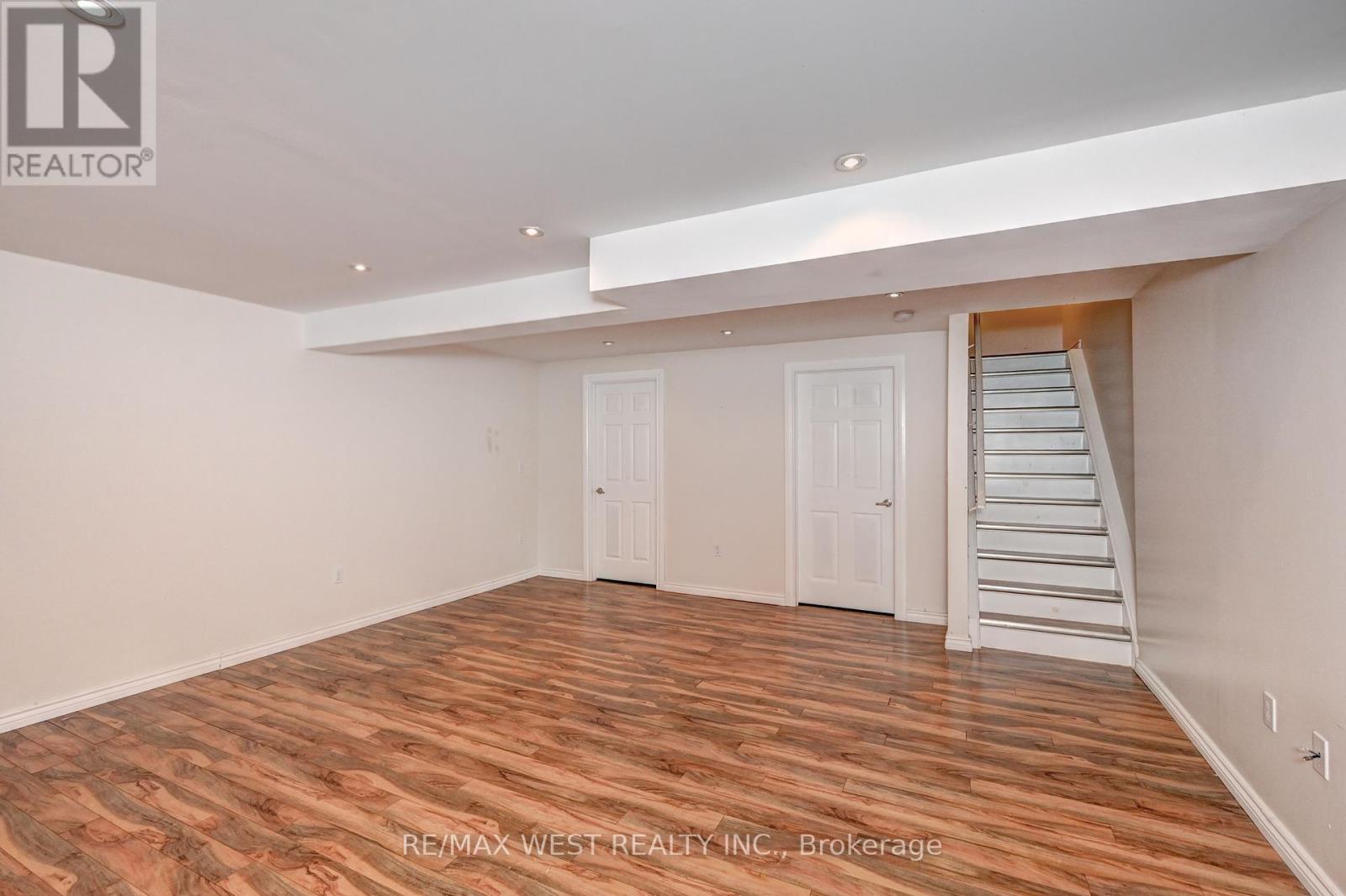 21 Machado Street, Kitchener, Ontario  N2R 0C1 - Photo 37 - X12421277