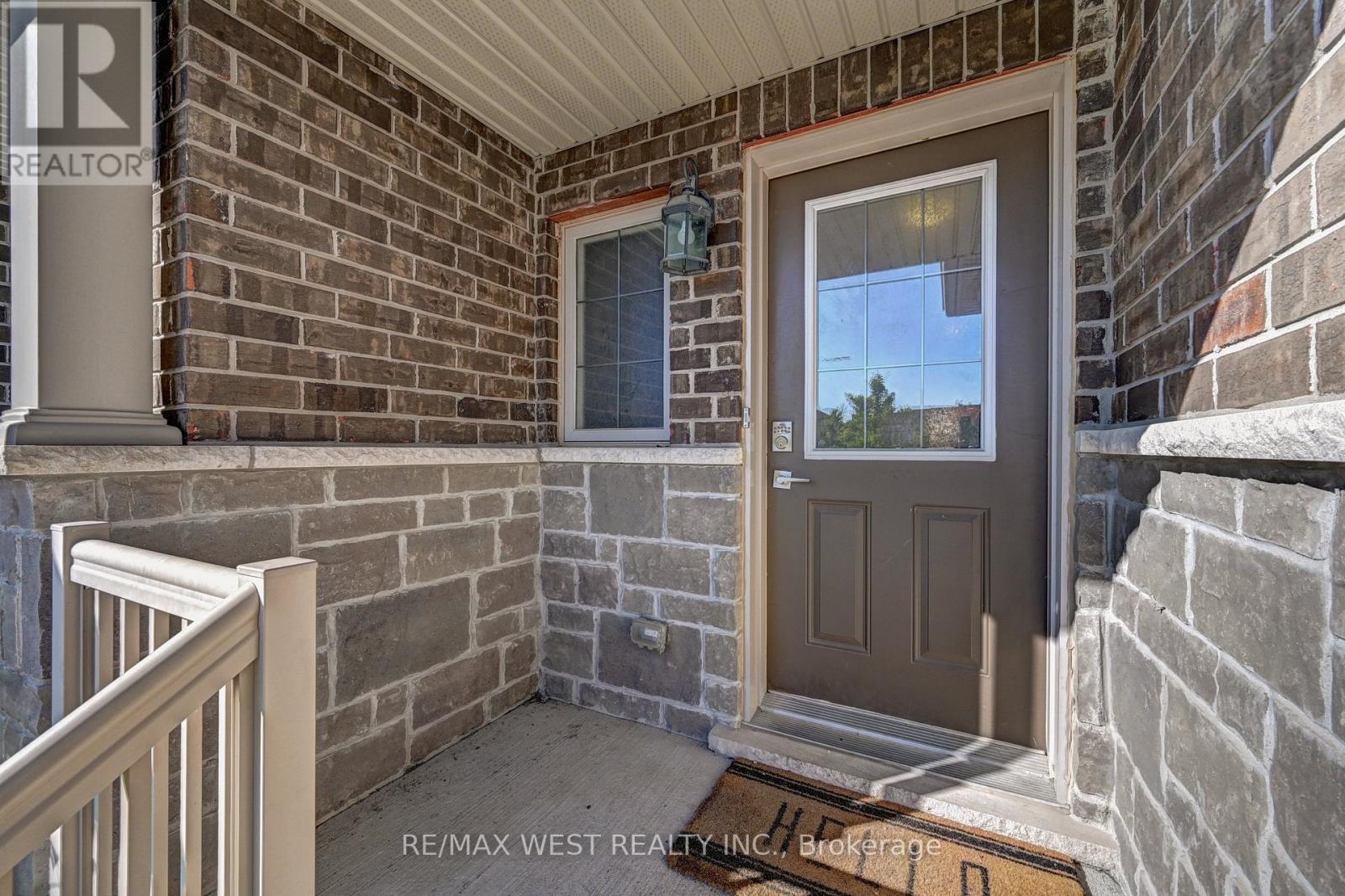 21 Machado Street, Kitchener, Ontario  N2R 0C1 - Photo 4 - X12421277