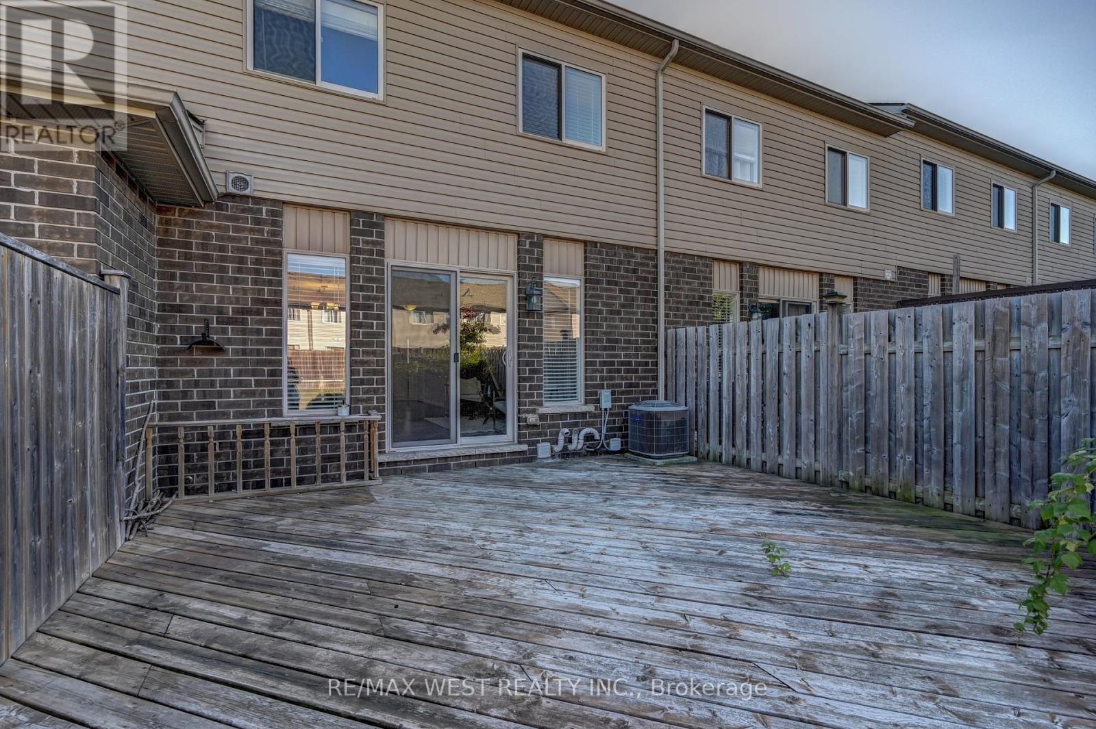 21 Machado Street, Kitchener, Ontario  N2R 0C1 - Photo 46 - X12421277
