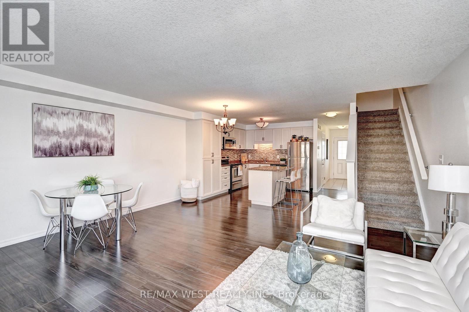 21 Machado Street, Kitchener, Ontario  N2R 0C1 - Photo 7 - X12421277