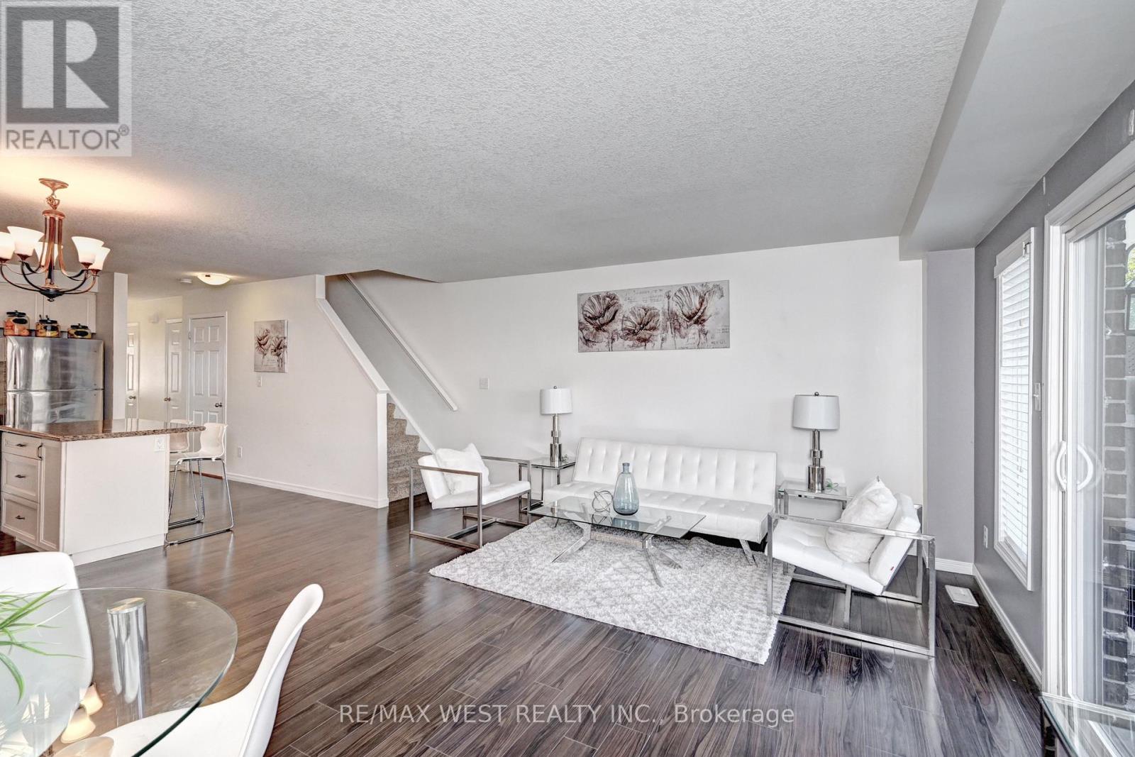 21 Machado Street, Kitchener, Ontario  N2R 0C1 - Photo 8 - X12421277