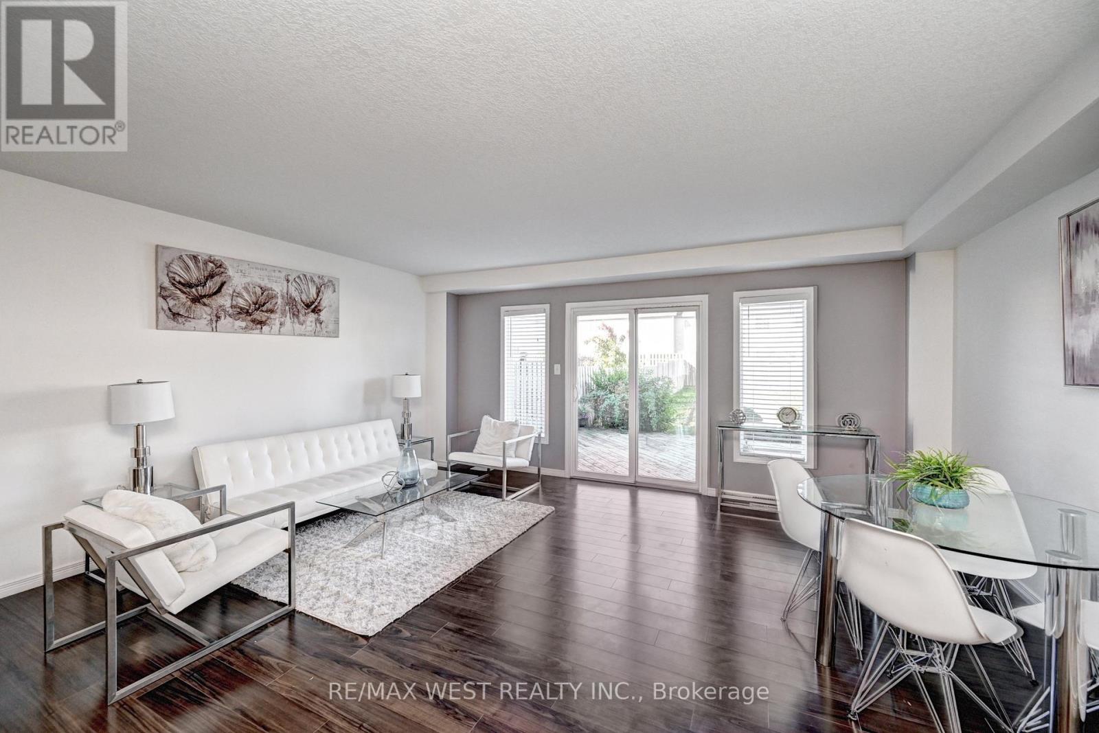 21 Machado Street, Kitchener, Ontario  N2R 0C1 - Photo 9 - X12421277