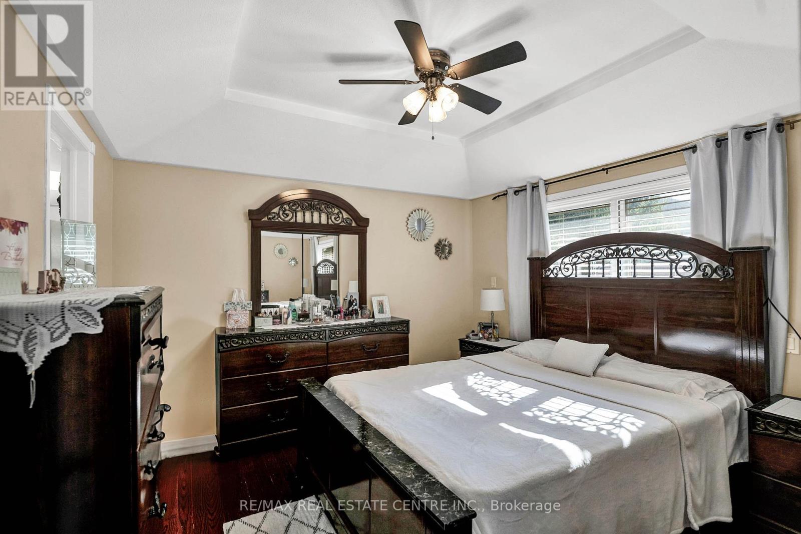 52 Dawn Crescent, Cambridge, Ontario  N3C 4A9 - Photo 18 - X12421308