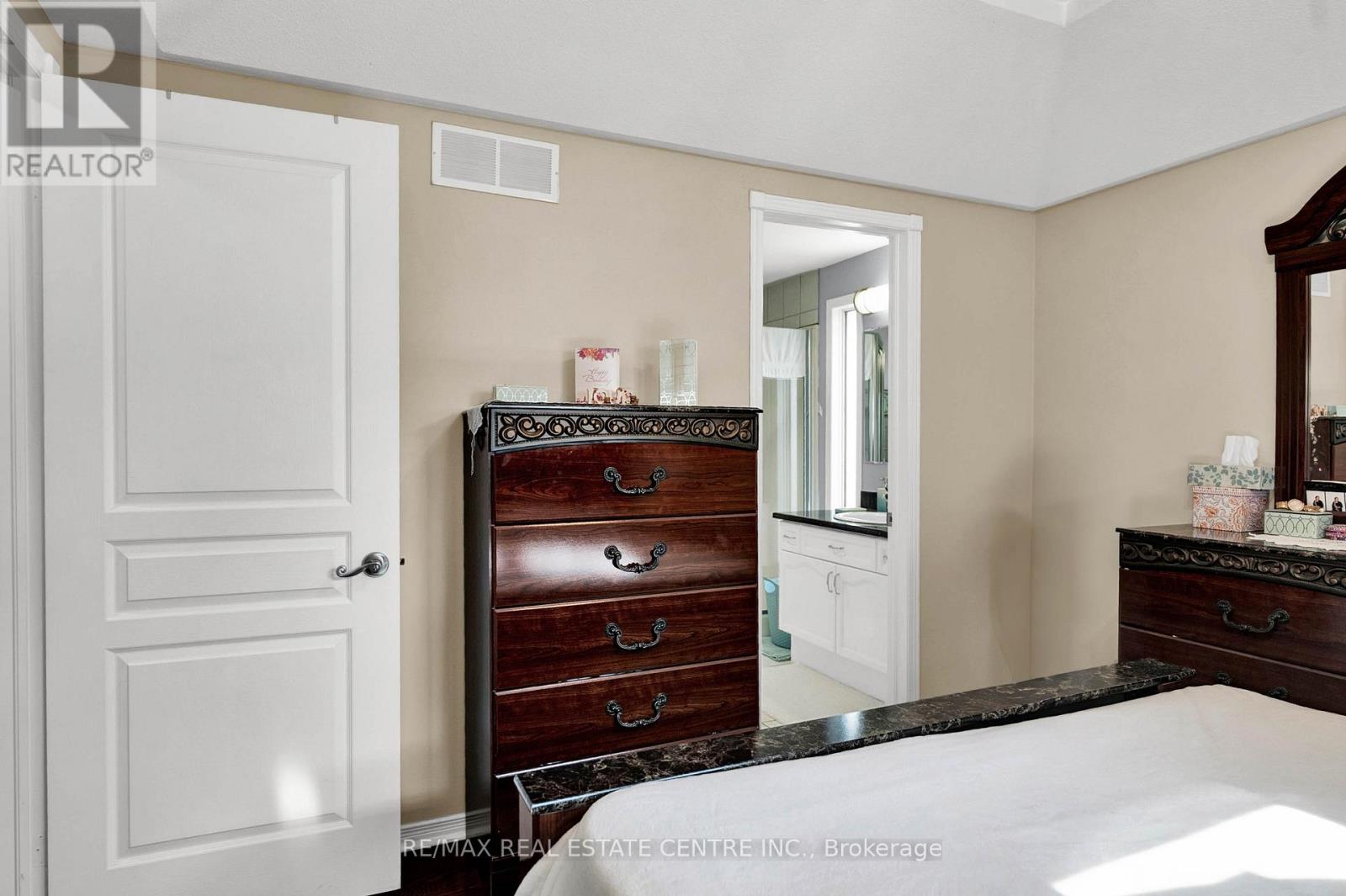 52 Dawn Crescent, Cambridge, Ontario  N3C 4A9 - Photo 20 - X12421308