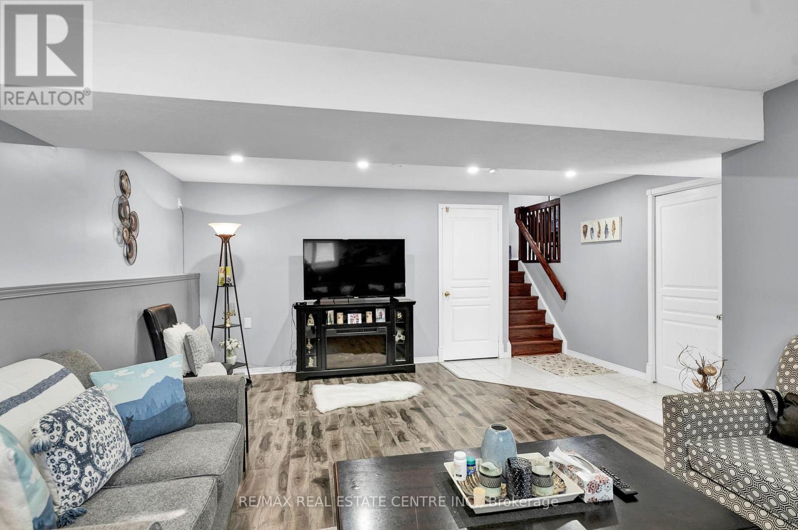 52 Dawn Crescent, Cambridge, Ontario  N3C 4A9 - Photo 30 - X12421308