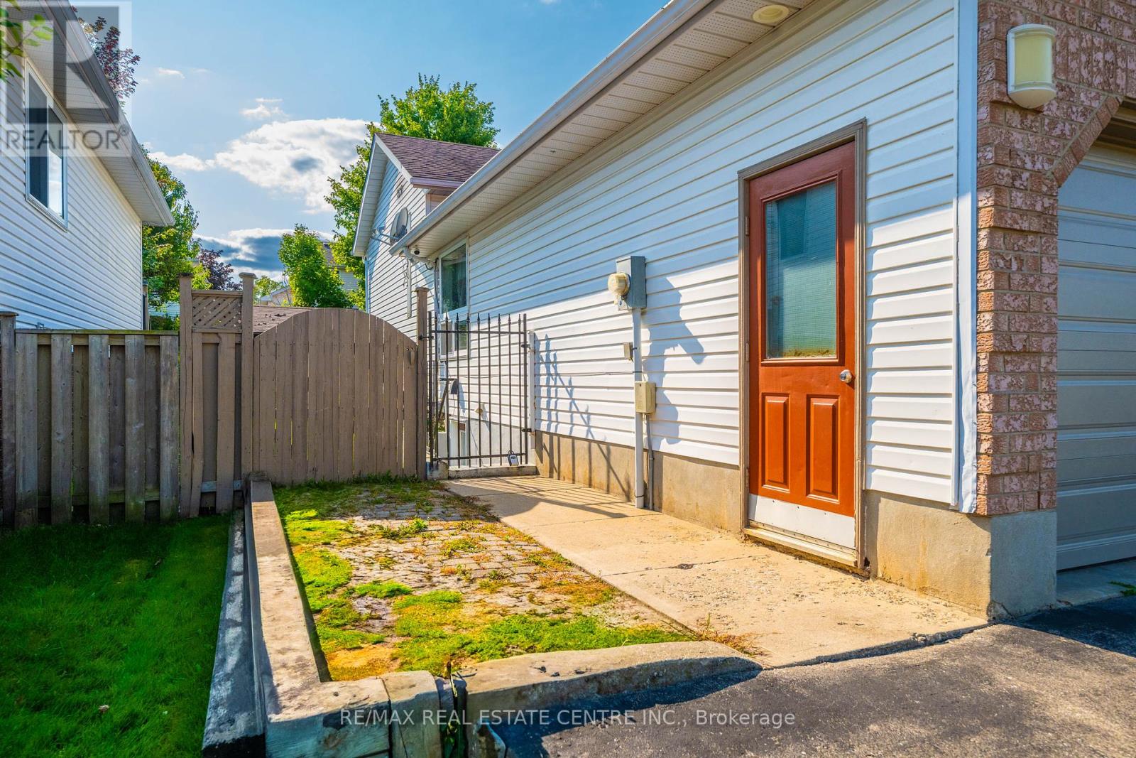 52 Dawn Crescent, Cambridge, Ontario  N3C 4A9 - Photo 35 - X12421308